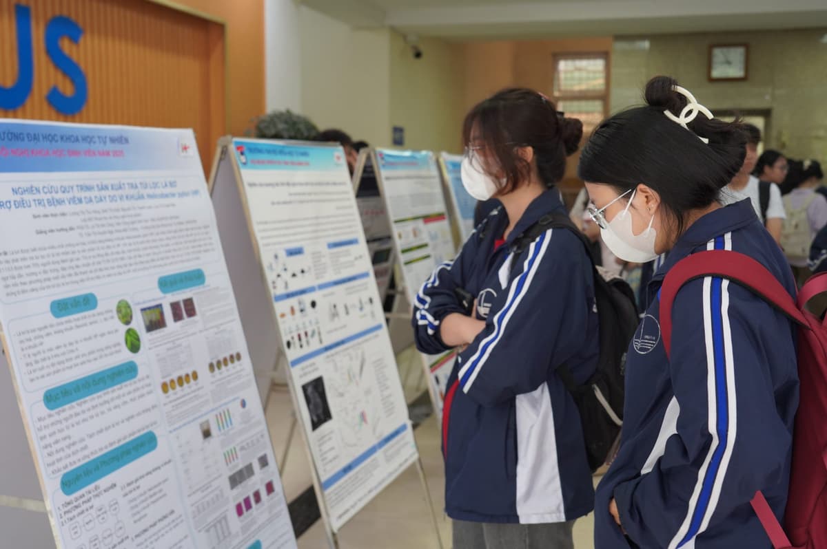 Tổng kết HNKHSV trường ĐHKHTN 2025 - tiểu ban khoa học và công nghê môi trường thực phẩm và an toàn